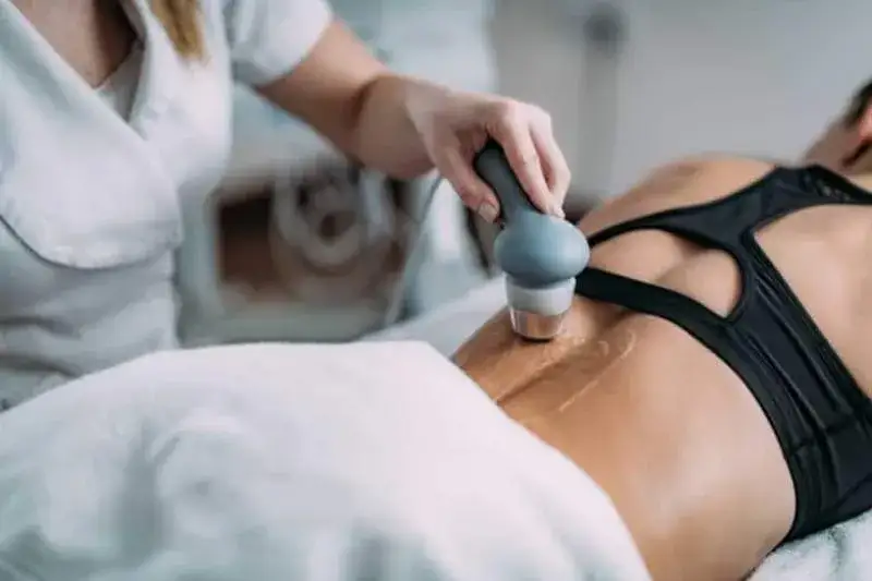 Ultradźwięki w rehabilitacji: Na czym polega ta bezbolesna terapia?