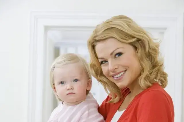 Czy można zwolnić matkę dziecka do lat 4? Ochrona prawna i zasady