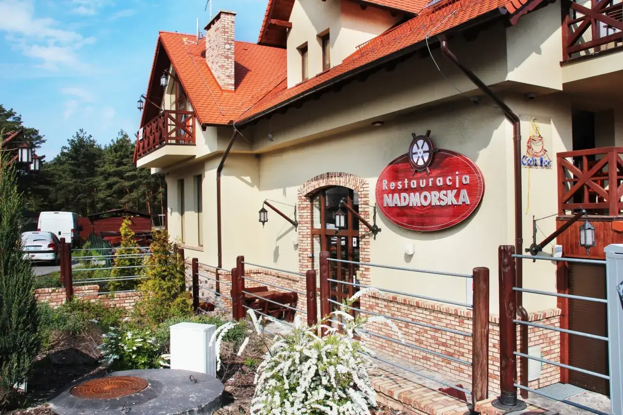 Gdzie dobrze zjeść w Krynicy Morskiej? Odkryj najlepsze restauracje