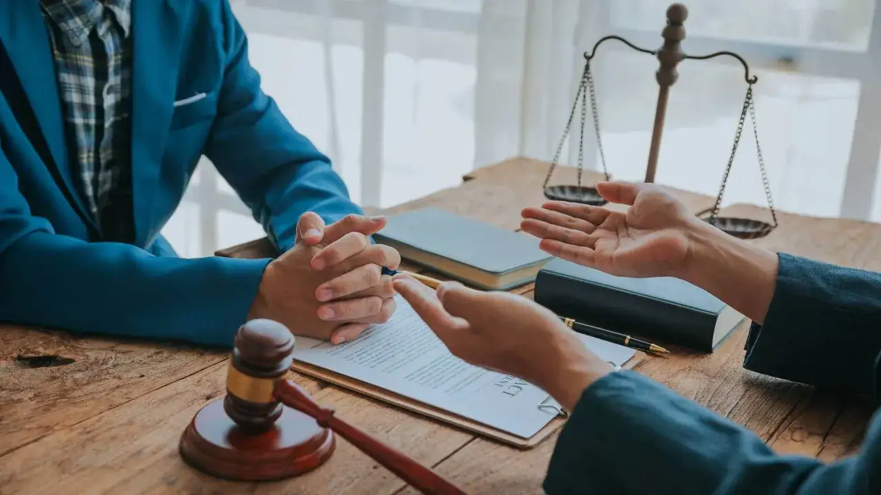 Jak sprawdzić termin rozprawy w sądzie Warszawa i uniknąć problemów