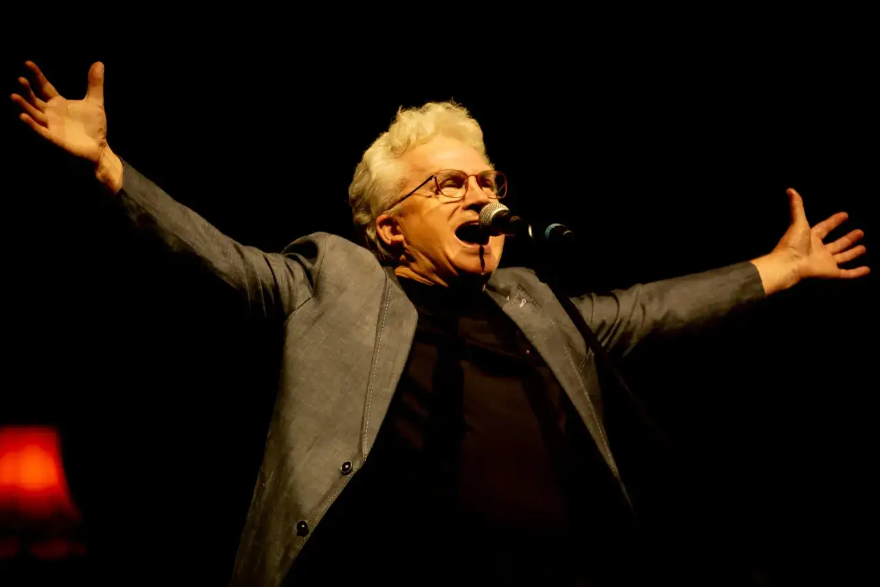 "Jolka, Jolka pamiętasz": Kto śpiewa? Poznaj sekretny romans tekściarza