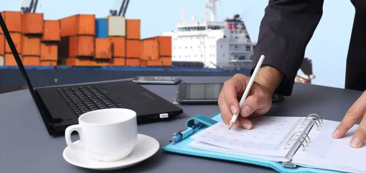 Technik spedytor czym się zajmuje – kluczowe obowiązki i umiejętności