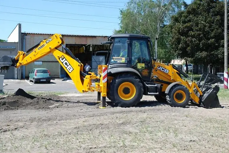 Koparko-ładowarki klasa 1: Najwyższe kwalifikacje bez limitów