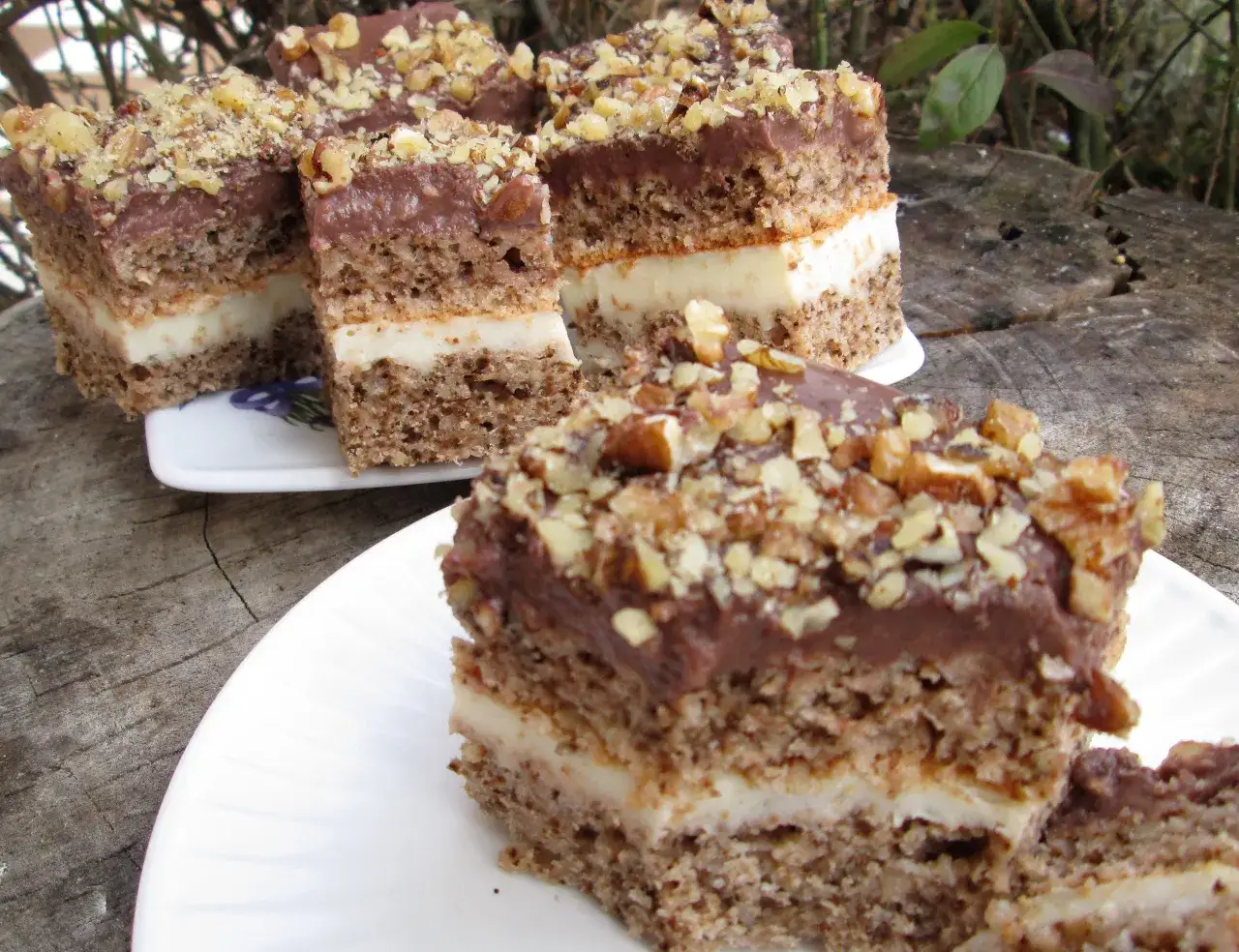 Aksamitny Orzechowiec z Kremem Budyniowym: Przepis Krok po Kroku