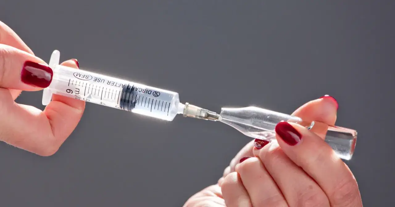 Zastrzyki na opalanie: ryzyko, skutki uboczne i legalność | Blanka Andrzejewska