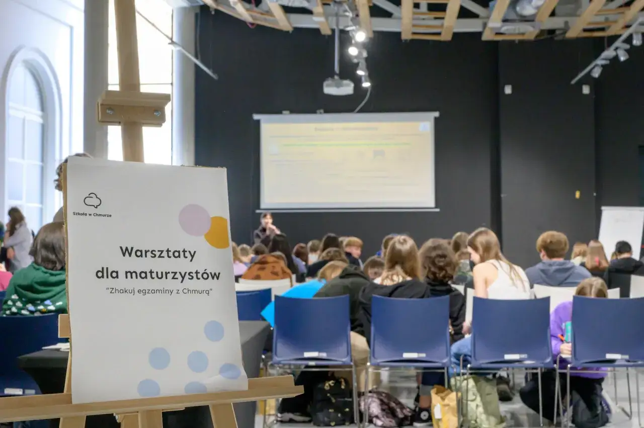 Czy po szkole w chmurze można iść na studia? Fakty i możliwości