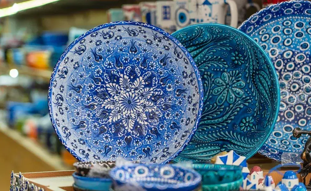 Co warto kupić w Grecji? Odkryj unikalne pamiątki i smaki