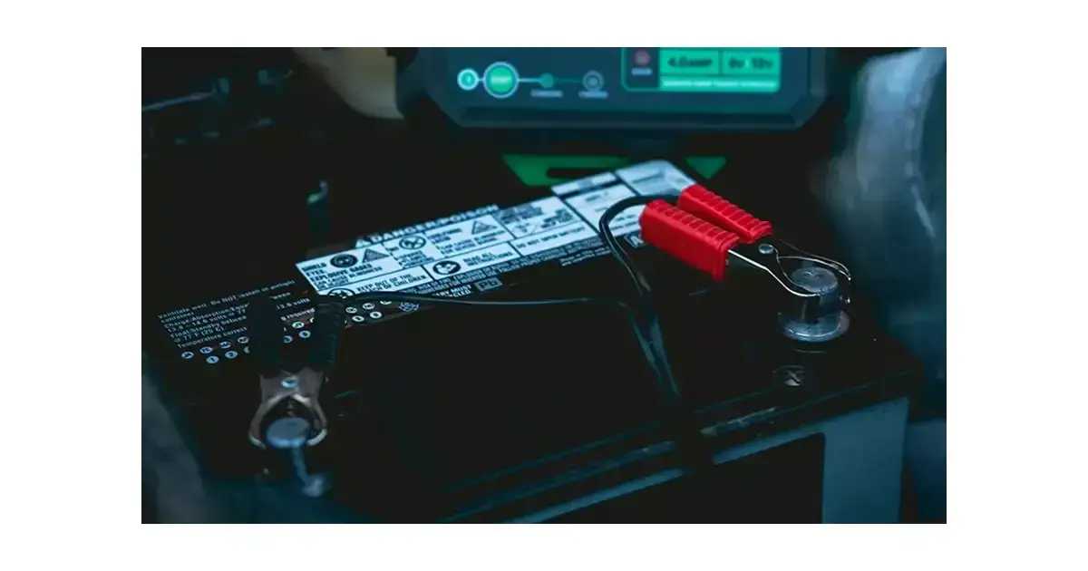 Jakim prądem ładować akumulator 100Ah, aby uniknąć uszkodzeń?