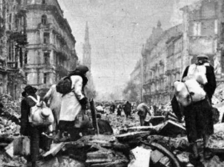 Co gdyby Polska wygrała Powstanie Warszawskie? Alternatywne historie i skutki