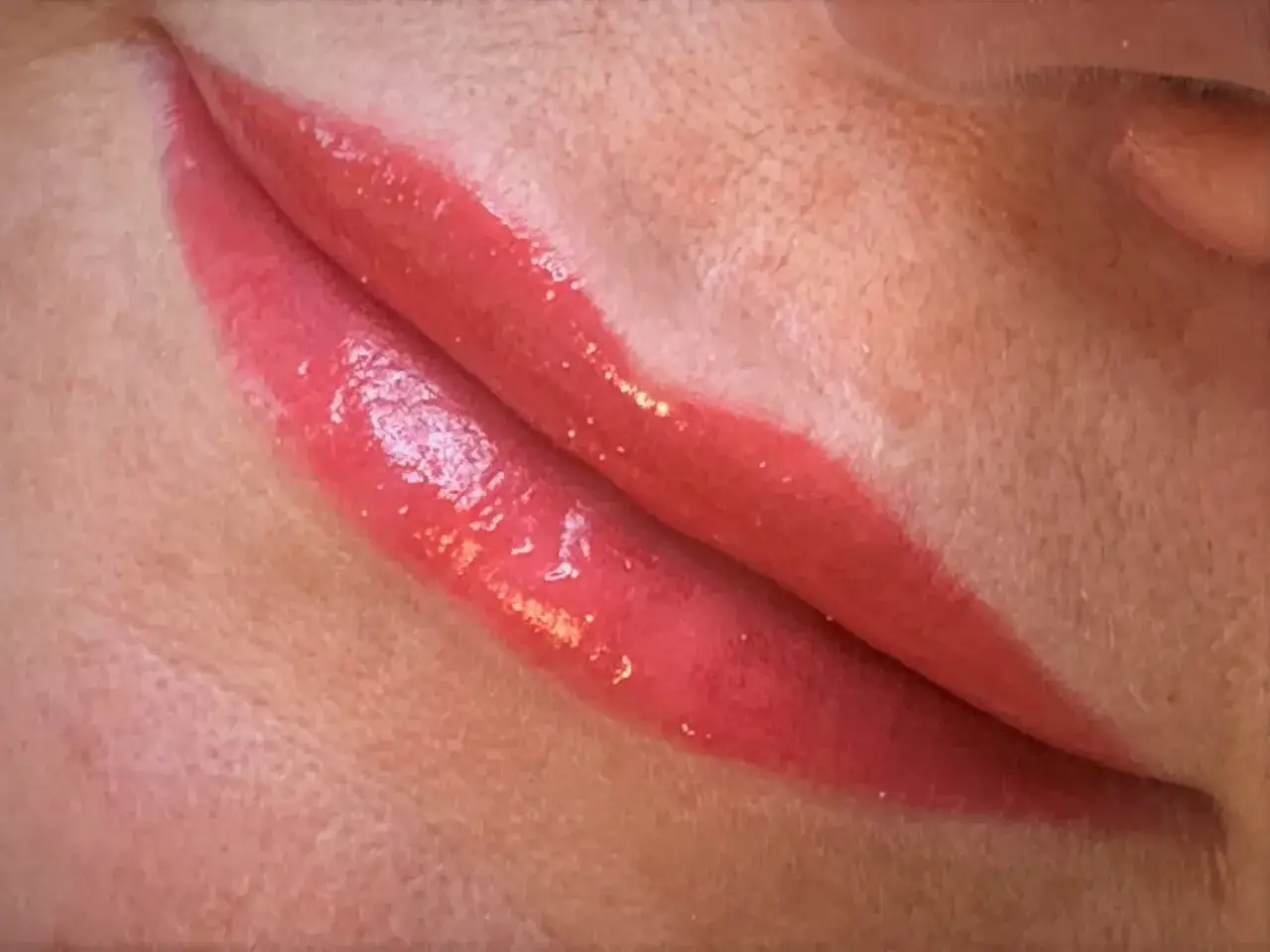 Makijaż permanentny ust: Czy to boli? Zmień obawy w pewność!