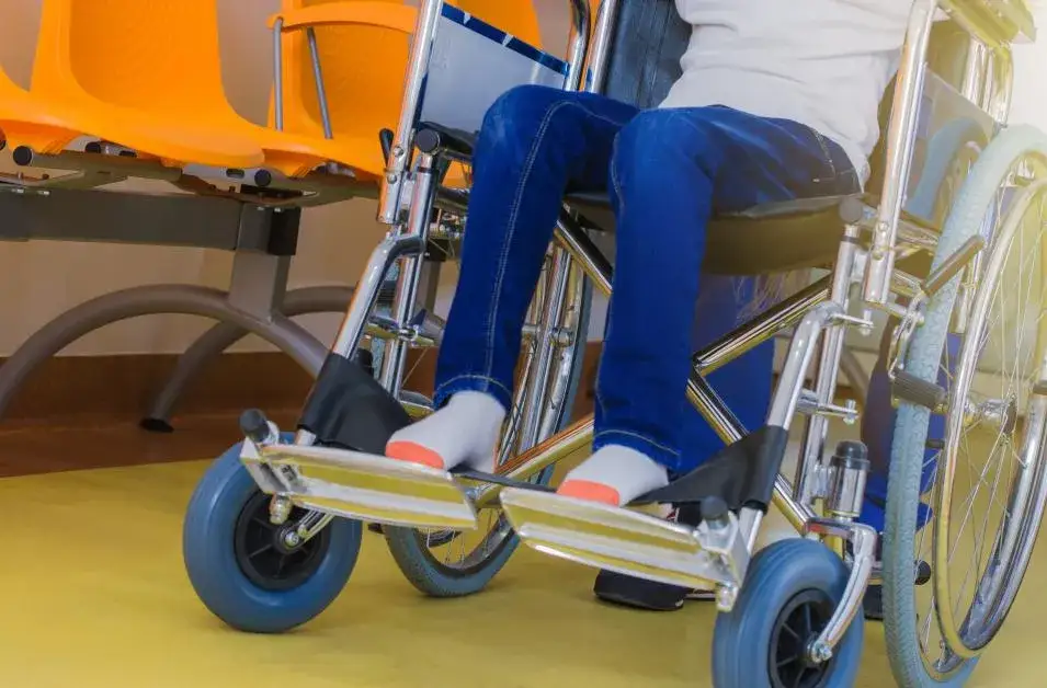 Zasiłek opiekuńczy na osobę niepełnosprawną: warunki i kryteria przyznania