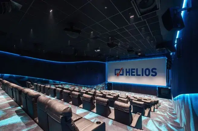 Ile zarabia pracownik kina Helios? Zaskakujące fakty o wynagrodzeniach