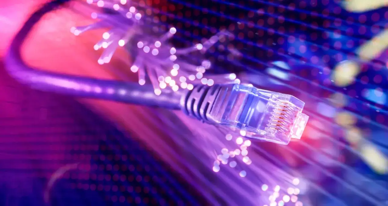 Jaki światłowód wybrać, aby nie przepłacać i mieć szybki internet?