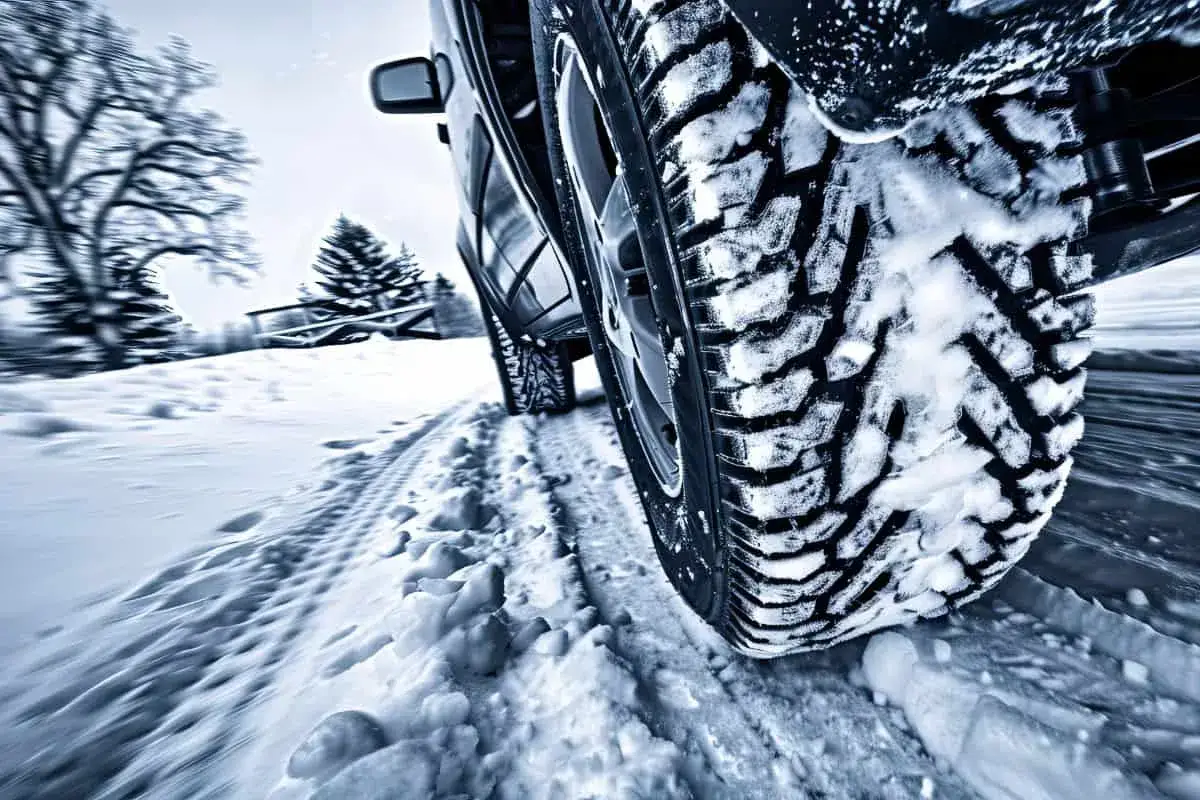 Czy w Polsce jest obowiązek zmiany opon? Bezpieczne wybory dla kierowców