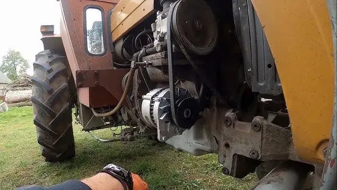 Jak sprawnie wymienić prądnicę na alternator w ciągniku C-360 bez błędów