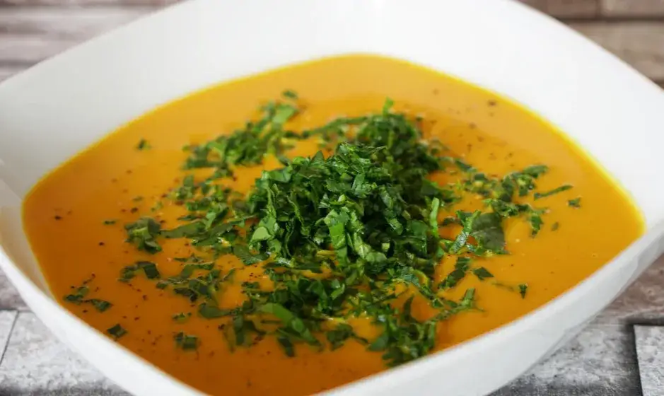 Ile kalorii ma zupa dyniowa? Poznaj dokładną wartość i fakty