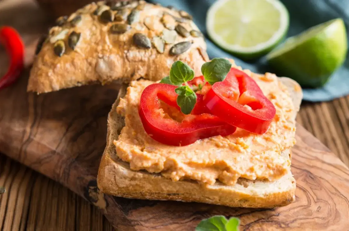 Liptauer: Jak zrobić kultową pastę serową z bryndzy?