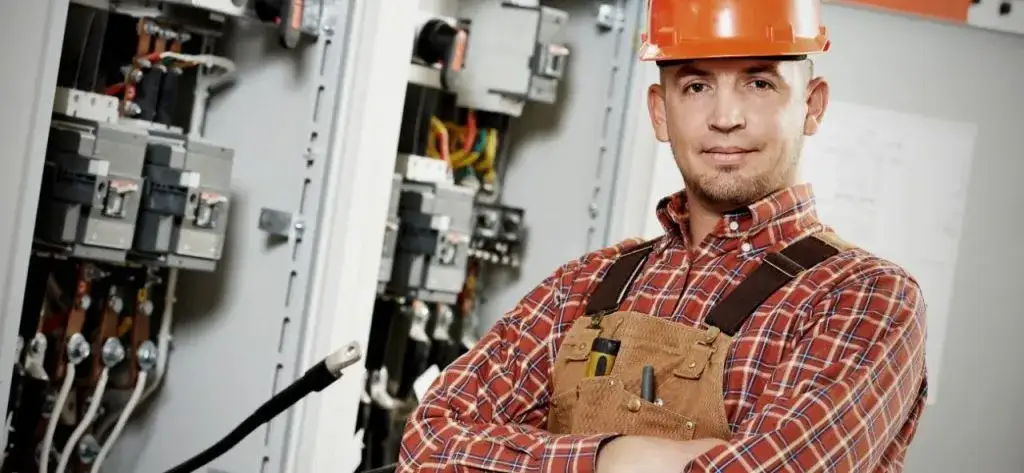 Czy elektryk to dobry zawód? Sprawdź zalety i wyzwania tej profesji