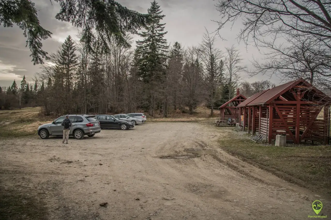 Bacówka na Obidzy: Twój przewodnik po Beskidach. Dojazd, noclegi, szlaki