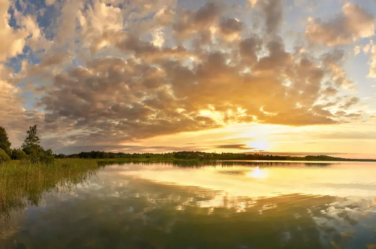 Jezioro Głuszyńskie: zachwycające miejsce pełne atrakcji i spokoju