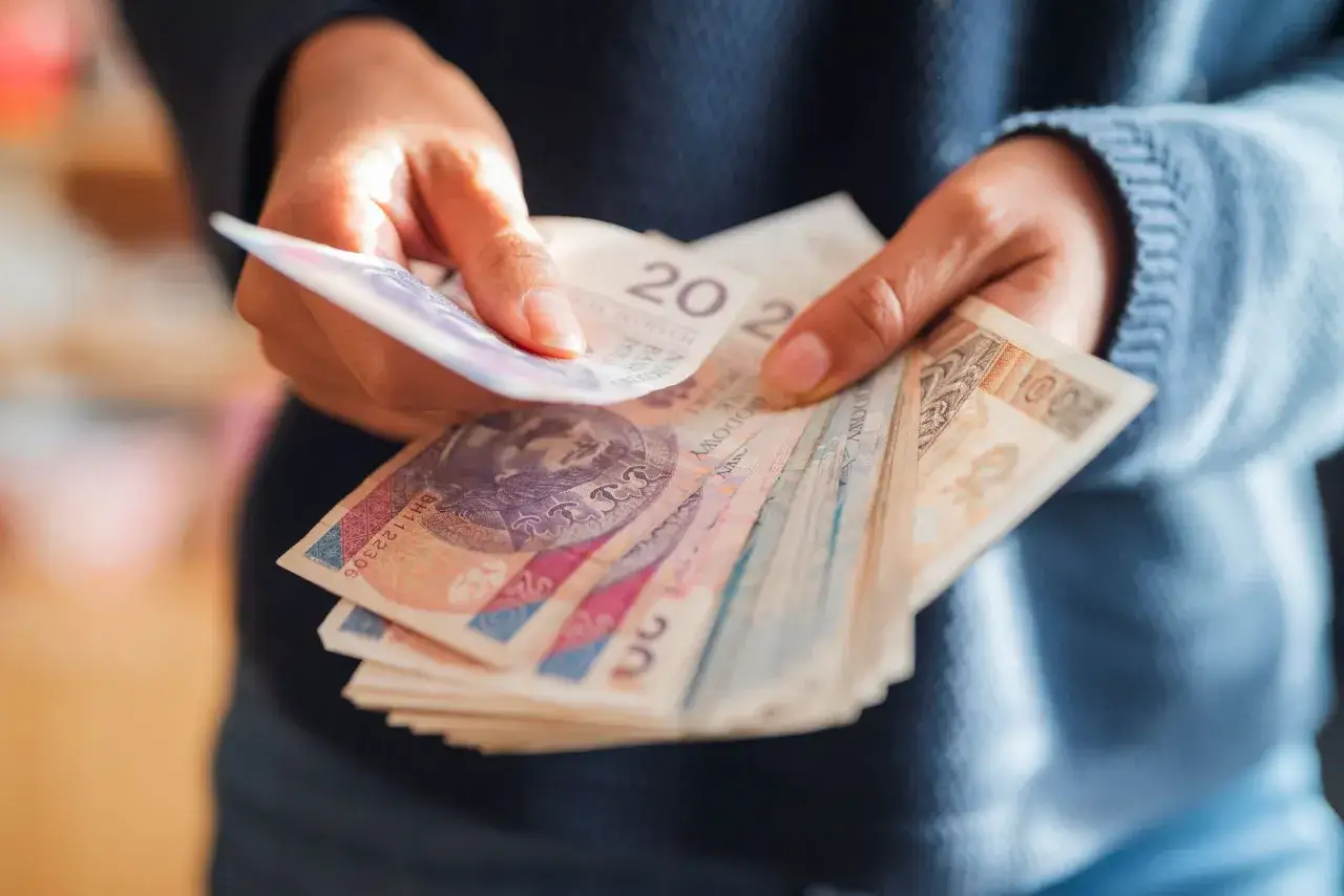 Wniosek 800 plus 2025: Jak złożyć i nie stracić wypłat?