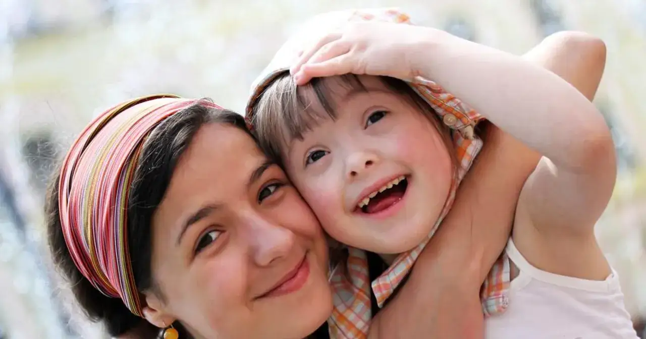 Dlaczego osoby z zespołem Downa wyglądają tak samo? Oto powody