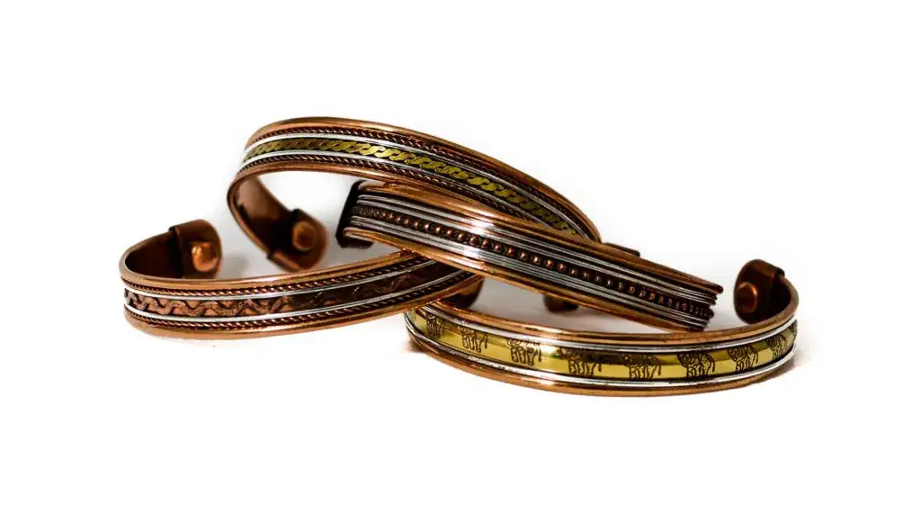 Jak zrobić biżuterię z miedzi - proste kroki dla każdego początkującego