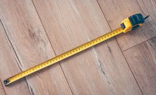 Ile m² paneli w paczce? Oblicz i nie przepłacaj! Poradnik