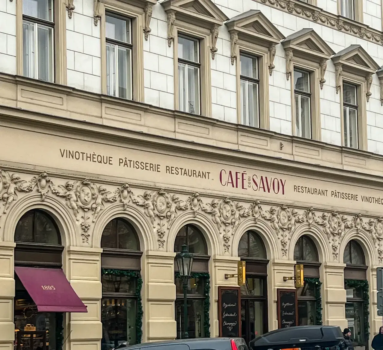 Cafe Savoy w Pradze: najlepsze śniadanie z widokiem na Wełtawę