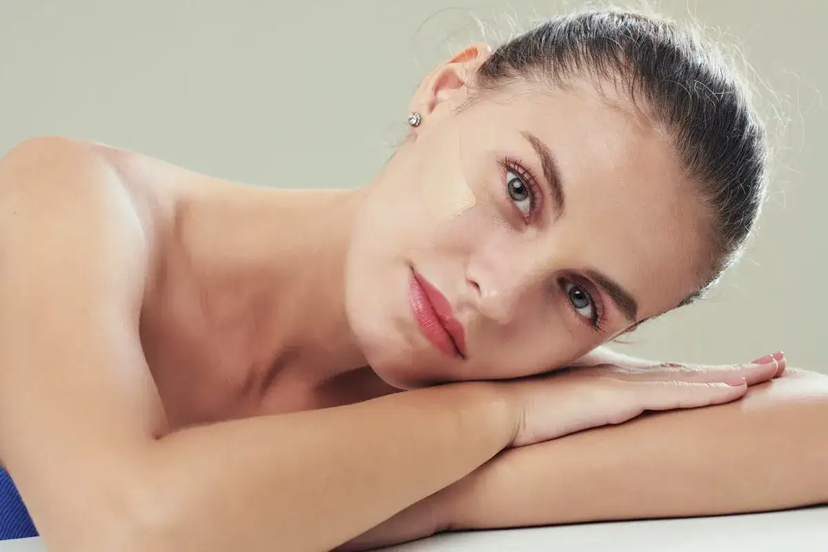 BB czy CC? Odkryj, który krem idealnie pasuje do Twojej skóry