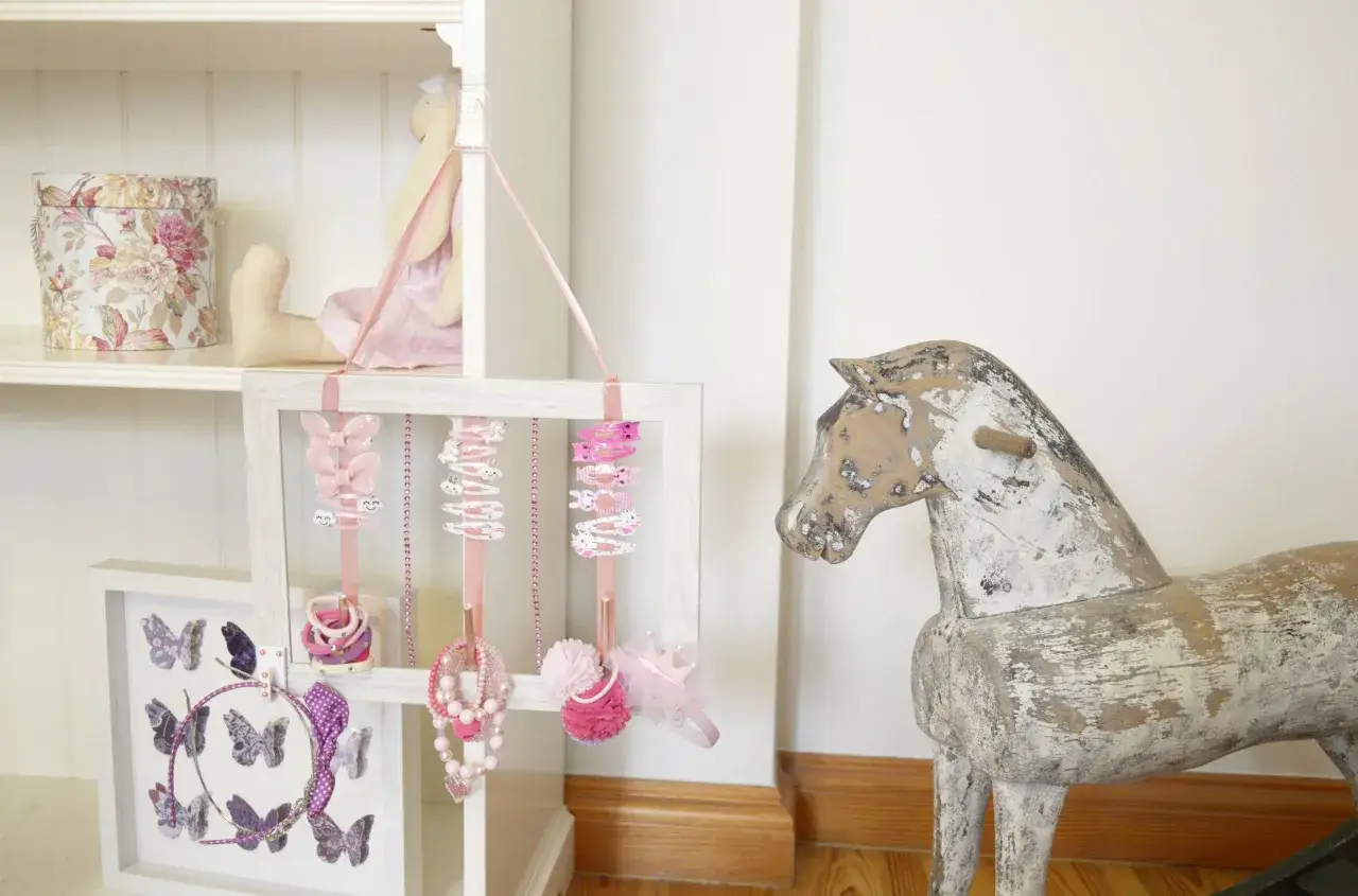 Jak przechowywać opaski do włosów, aby uniknąć ich uszkodzenia?