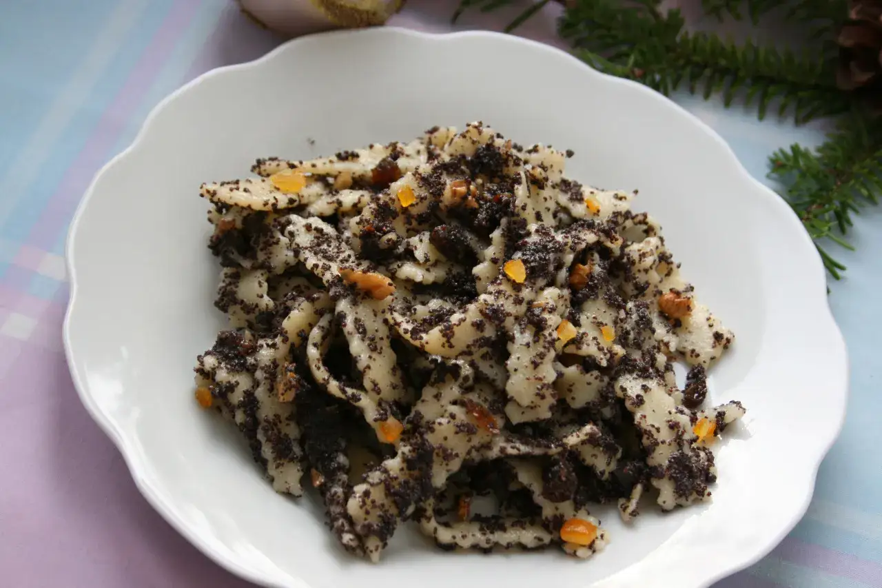 Kluski z makiem: Prosty przepis na idealne danie wigilijne