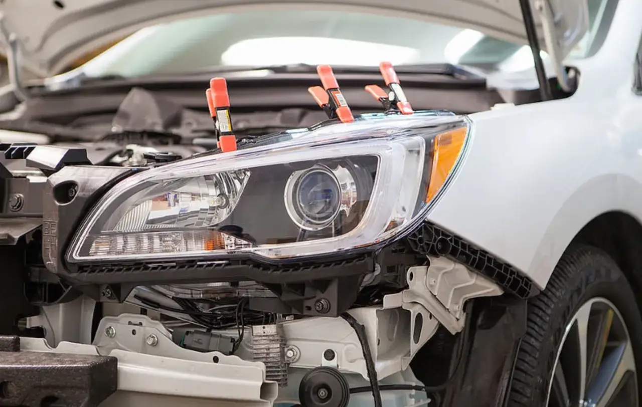 Czym skleić lampy po rozklejeniu, aby uniknąć niepotrzebnych kosztów?