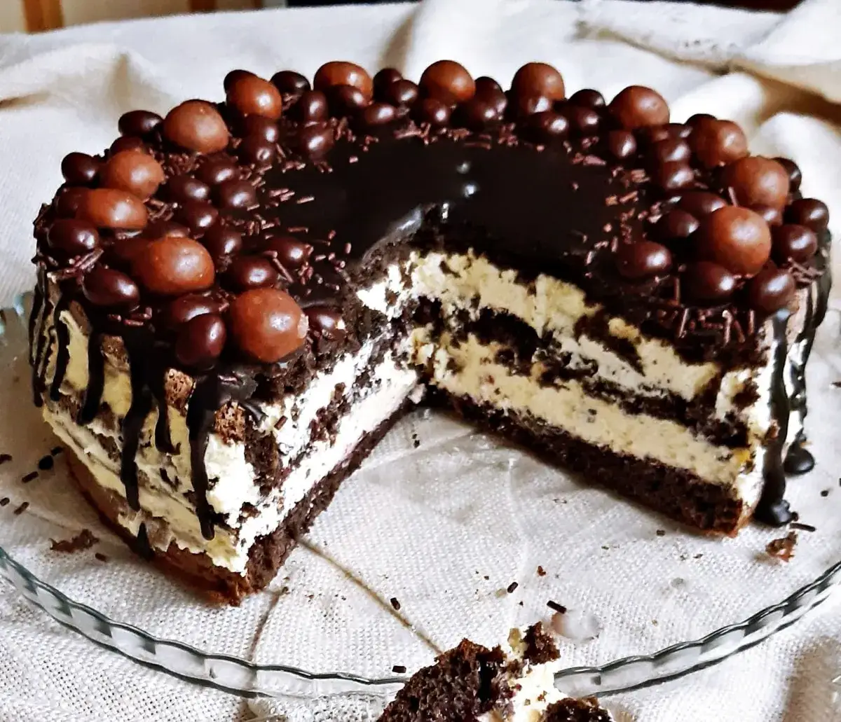 Jak zrobić czarny tort - prosty przepis na pyszny wypiek bez błędów