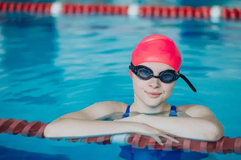 Jakie mięśnie angażuje pływanie stylem klasycznym? Odkryj sekrety!