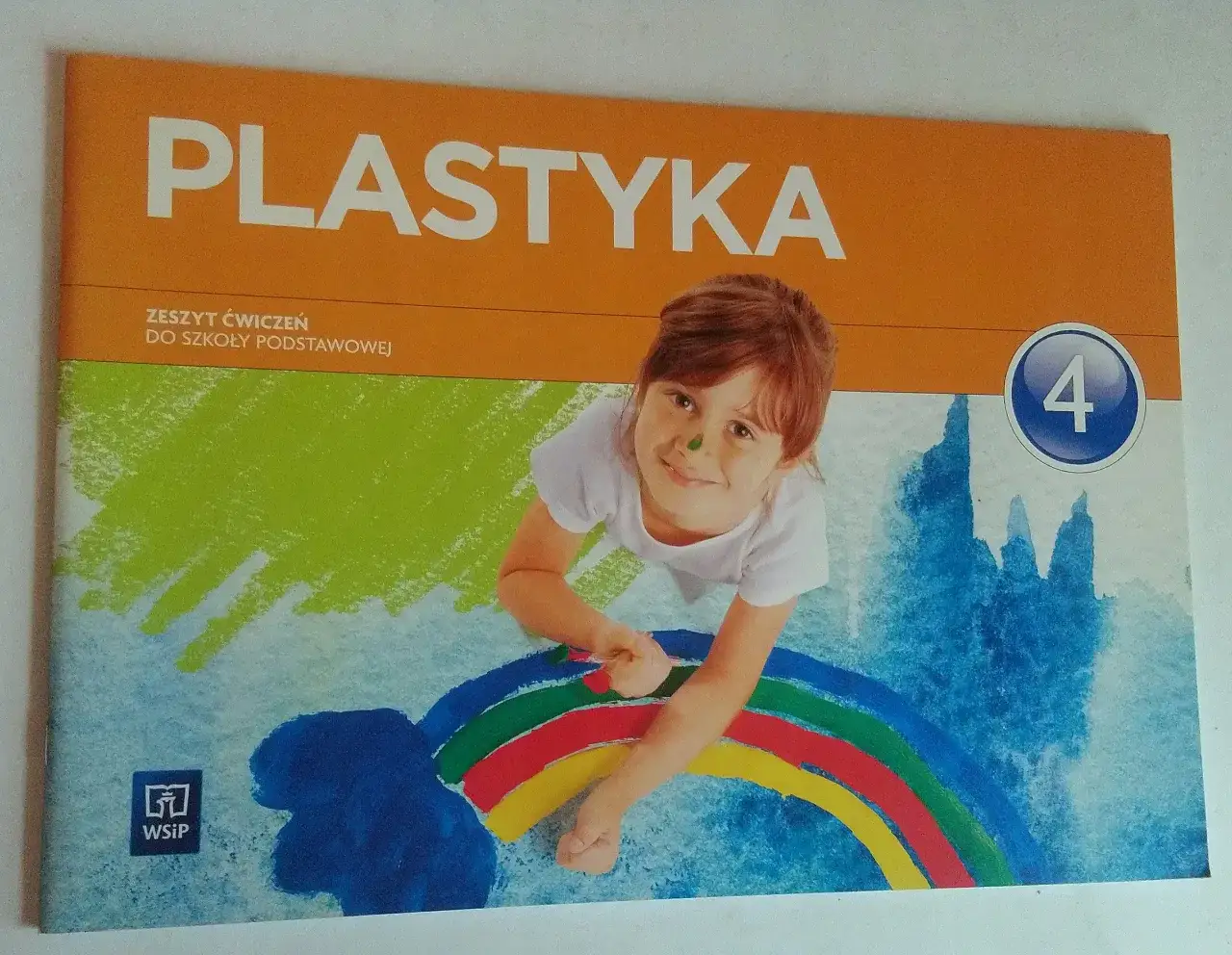 Jaki zeszyt do plastyki w 4 klasie - uniknij najczęstszych błędów