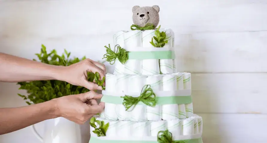 Jak się robi tort z pampersów - proste kroki, by uniknąć błędów