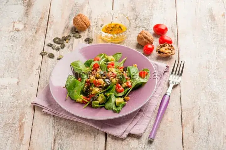 Insalata di Avocado Perfetta: Ricetta Facile, Veloce e Salutare