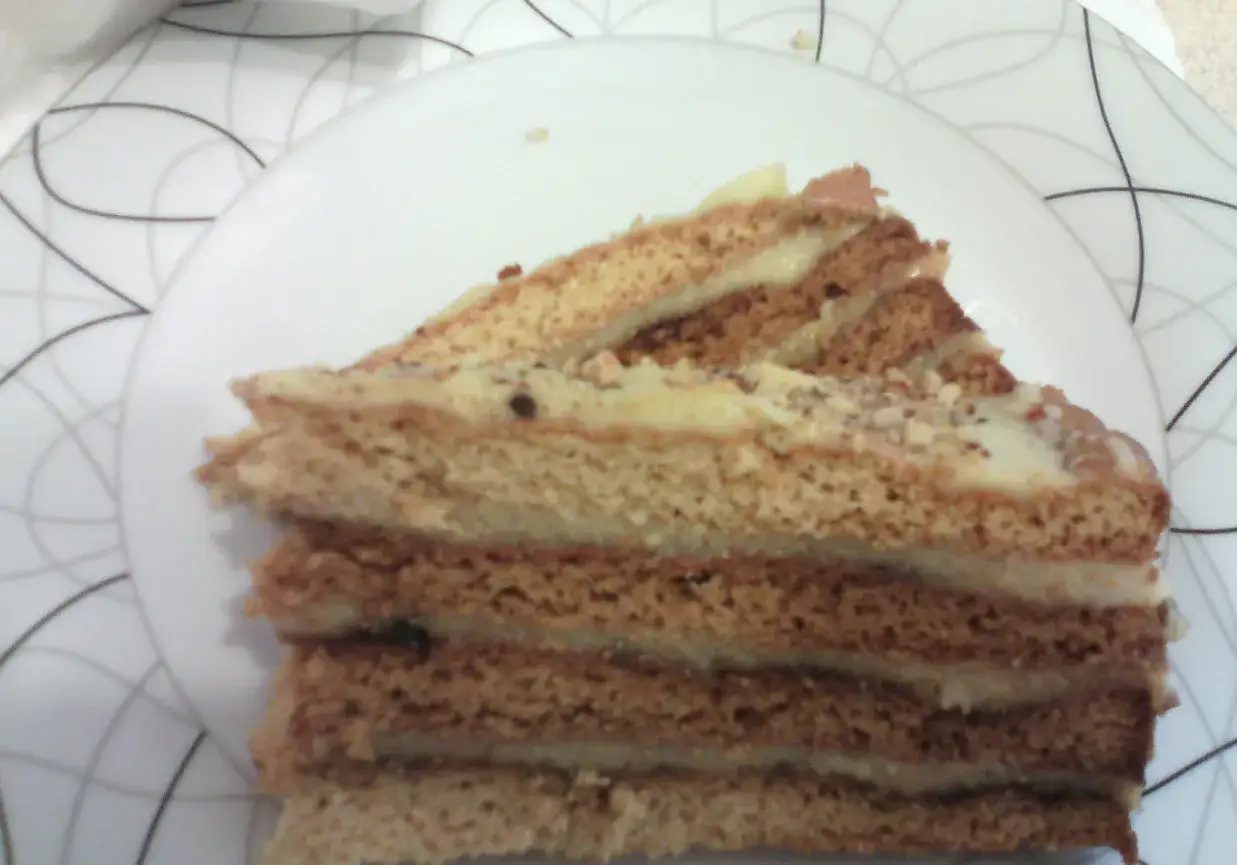 Plasterki pysznego ciasta czeskiego, idealne na deser. Przepisy na takie cuda znajdziesz w internecie.