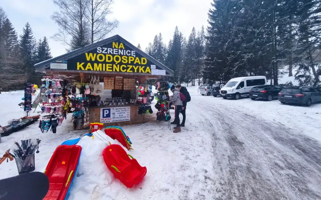 Wybrać parking pod wyciągiem na Szrenicę by nie przepłacić? Triki!