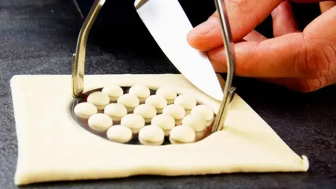 Mrożone ciasto francuskie: 7 trików na udane wypieki dla początkujących