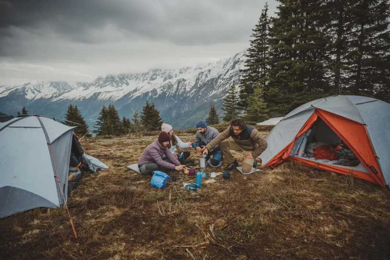 Pantalón montaña mujer Decathlon: ¿Quechua o Forclaz? Guía experta