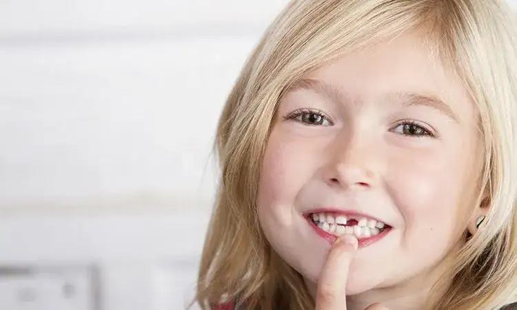 Jak wyrwać zęba mlecznego bez bólu i stresu dla dziecka