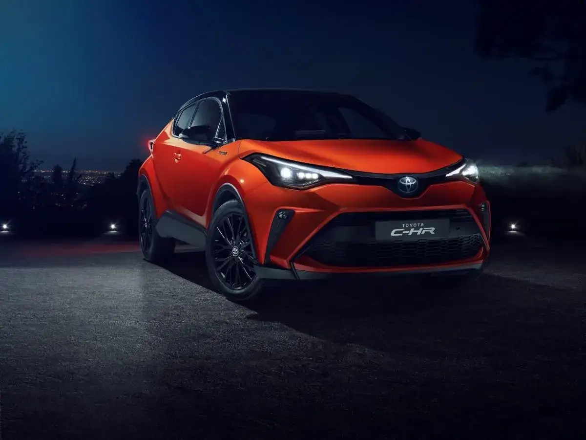 Toyota C-HR hybryda czy benzyna - co wybrać dla oszczędności?