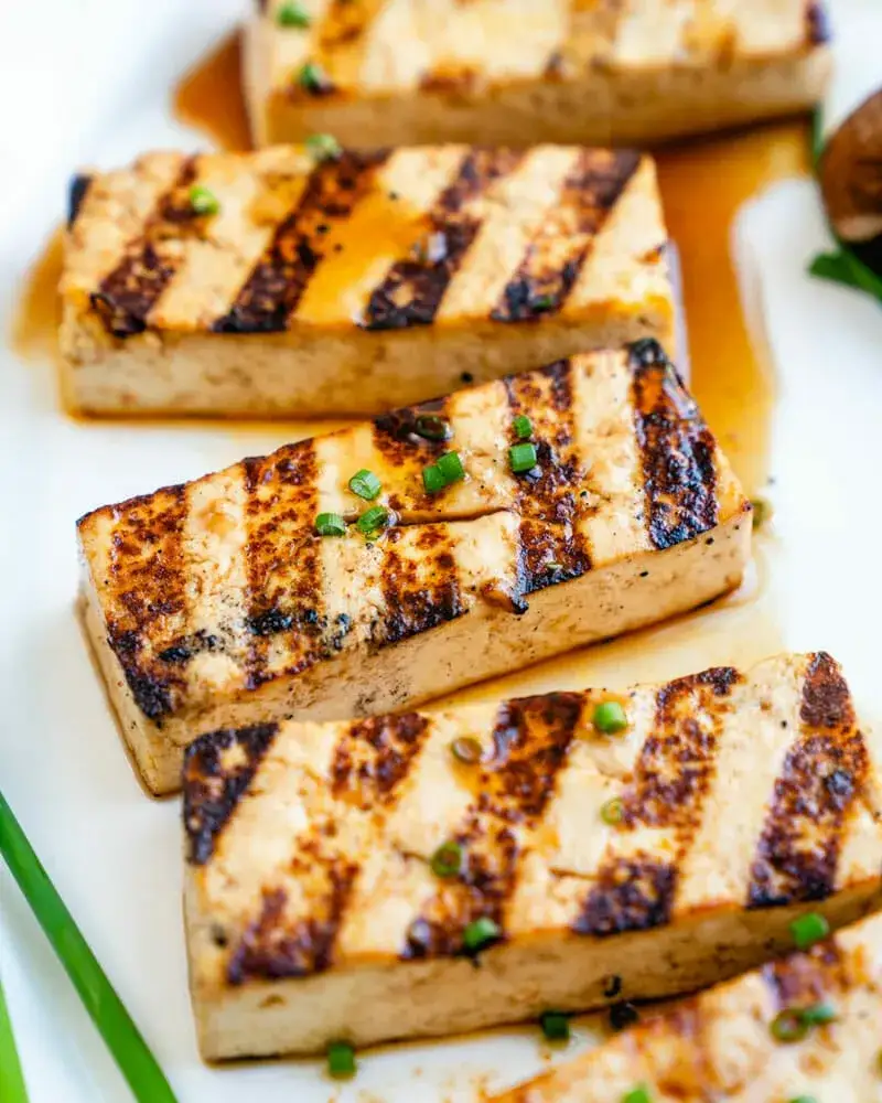 Mistrzowski grill z tofu: Chrupiące i soczyste bez wysiłku