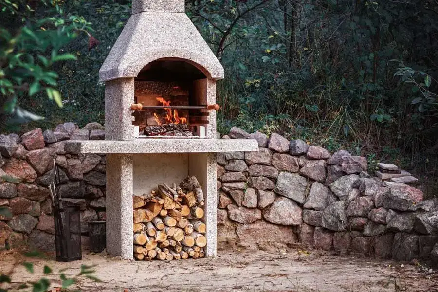 Zbuduj grill murowany DIY: Od fundamentu po ruszt. Pełny przewodnik