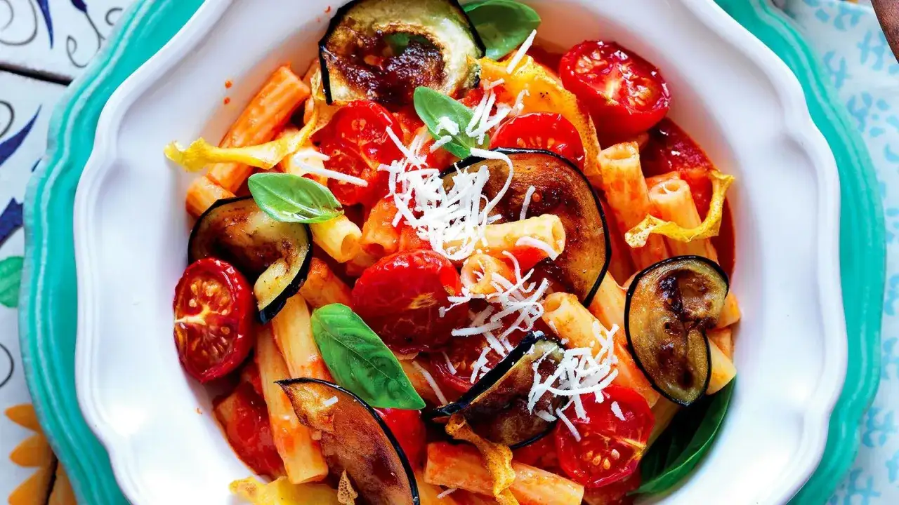 Pasta alle Melanzane: Ricetta Perfetta, Varianti e Consigli