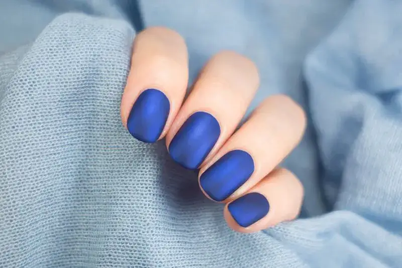 Jak zrobić matowe paznokcie hybrydą: 5 sprawdzonych technik