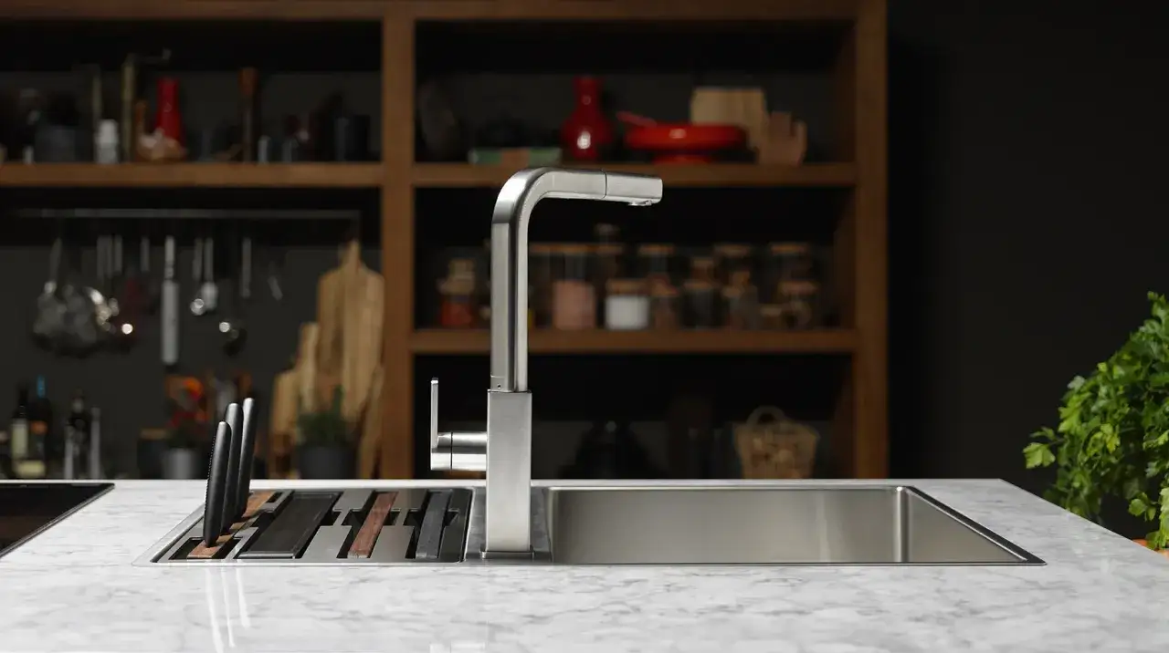 Bateria kuchenna: w blacie czy w zlewie? Ekspert radzi, co wybrać