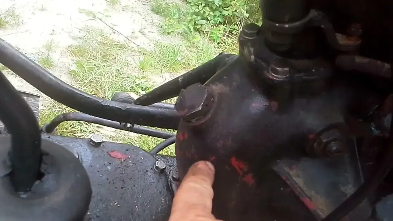 Ursus C-328: Ile oleju wchodzi? Typ, wymiana, błędy.